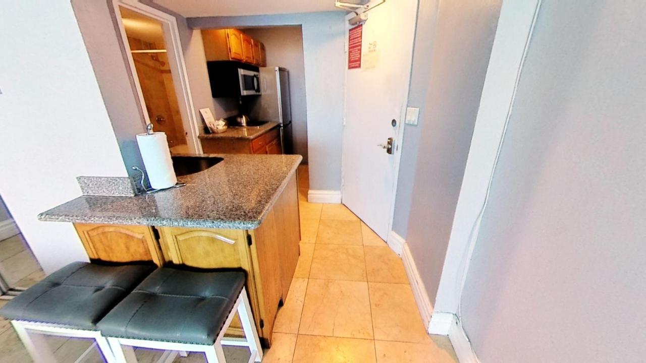 Castle 828 Oceanfront View With Balcony, Pool, Tennis, Beach Access And Free Parking! Miami Beach Exterior foto